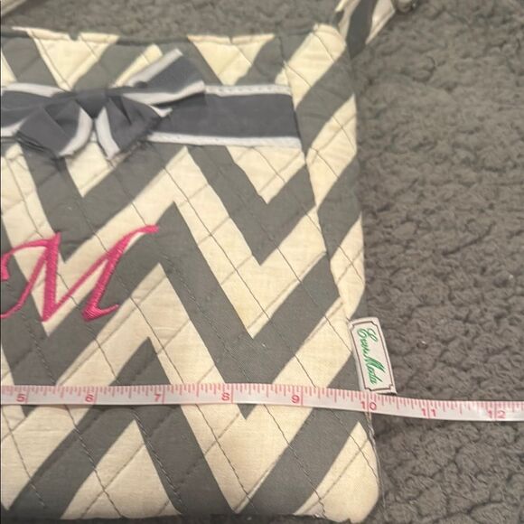 Ever Moda Chevron Patterned Cream and Gray Women's Bag Crossbody Purse M Initial - Picture 5 of 9